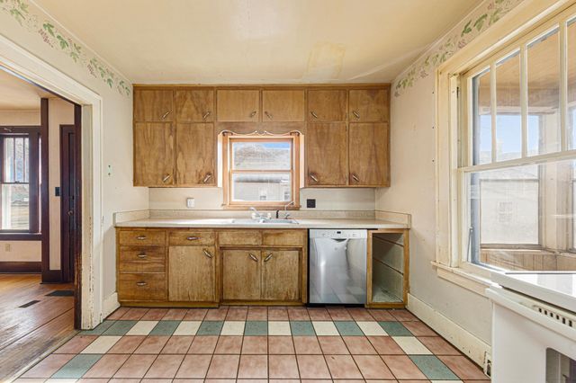 711 3rd Street NW, Faribault, MN 55021
