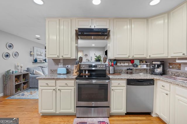3198 SW E Fairview Road, Mcdonough, GA 30252