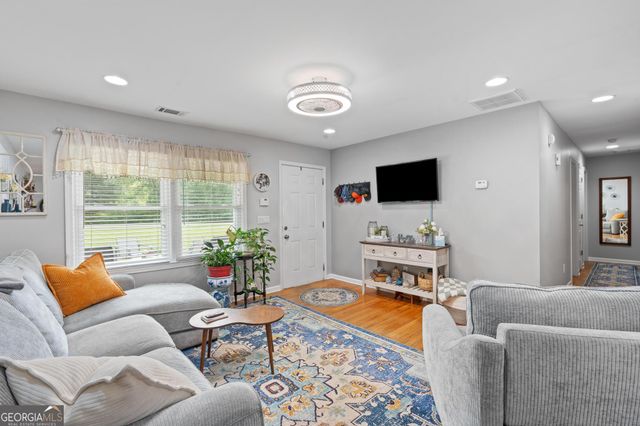 3198 SW E Fairview Road, Mcdonough, GA 30252