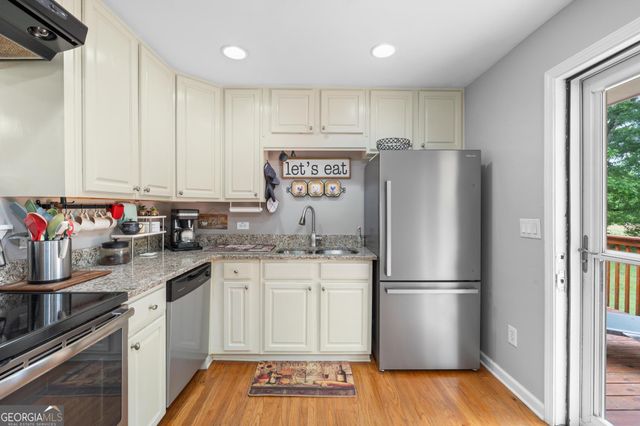 3198 SW E Fairview Road, Mcdonough, GA 30252