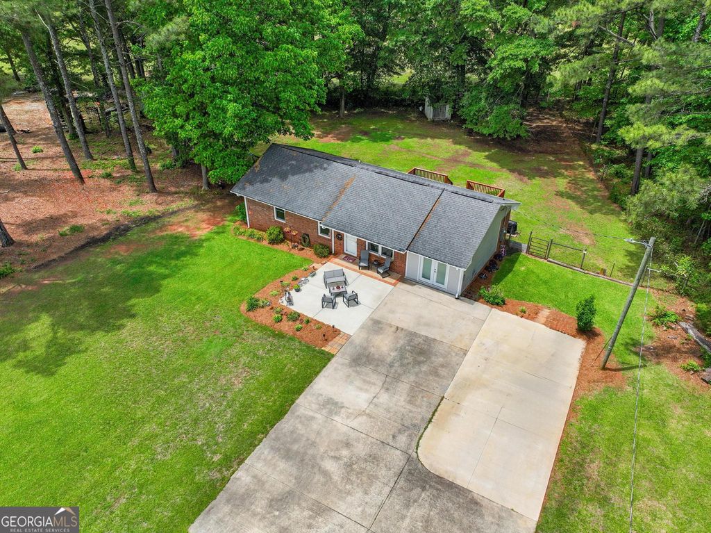 3198 SW E Fairview Road, Mcdonough, GA 30252