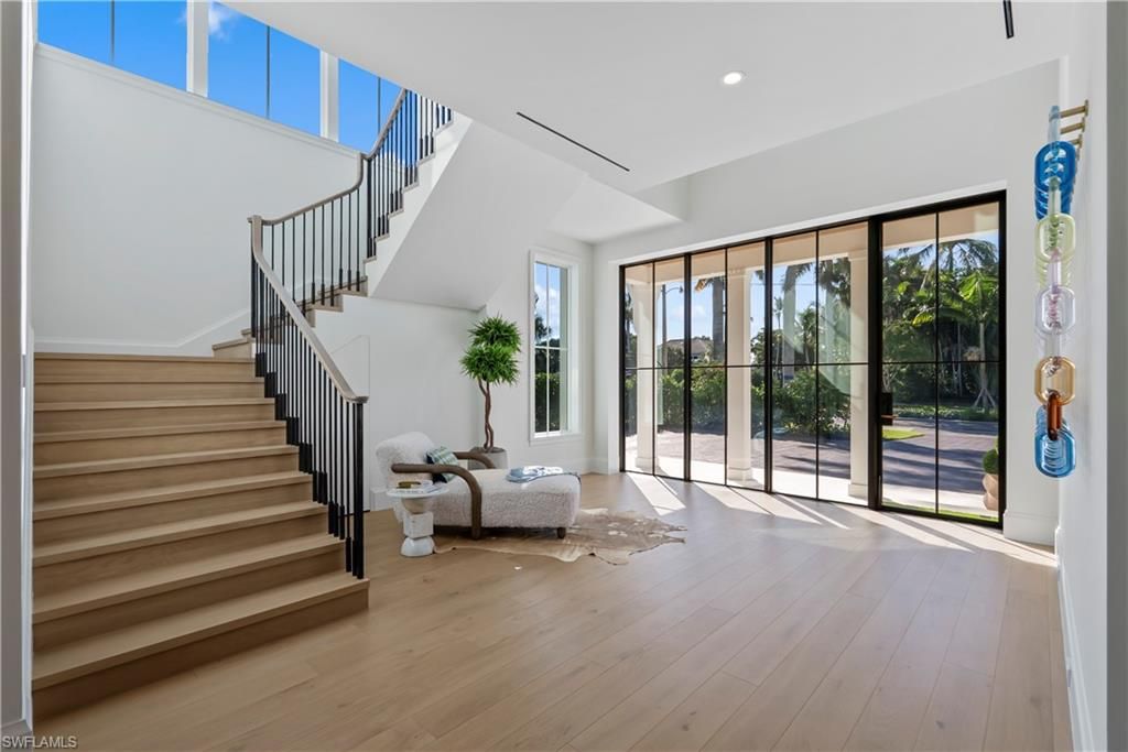285 Central AVE, NAPLES, FL 34102 — photo 3