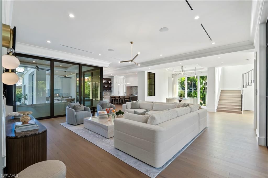285 Central AVE, NAPLES, FL 34102 — photo 5