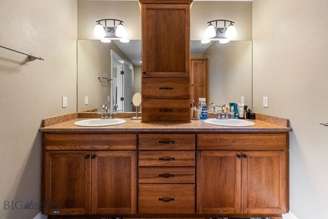 2272 Gallatin Green B, Bozeman, MT 59718