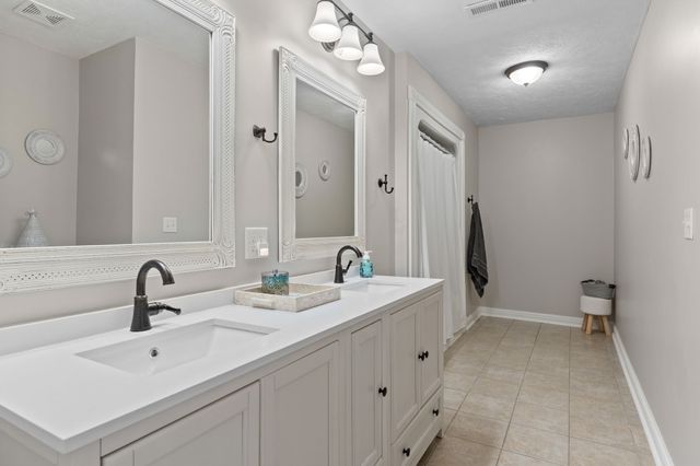 1640 Ramblewood Dr, Lewisburg, TN 37091