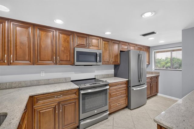 1724 GOLFVIEW DRIVE, Tarpon Springs, FL 34689