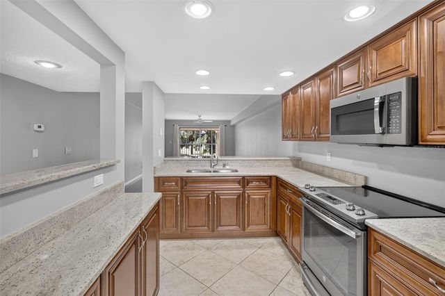 1724 GOLFVIEW DRIVE, Tarpon Springs, FL 34689