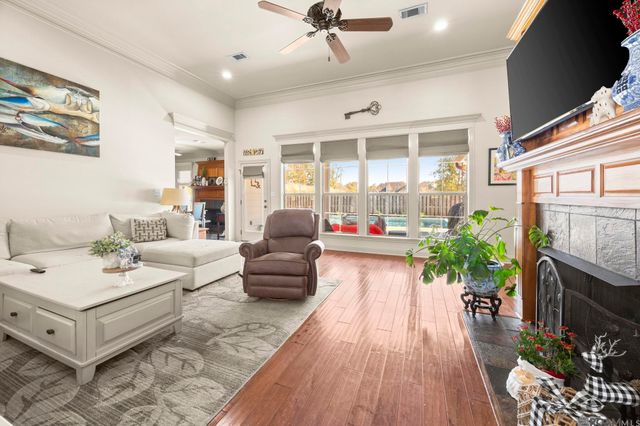 8510 Ormand Dr, Zachary, LA 70791