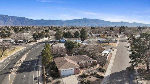 5803 Pojoaque Road NE, Albuquerque, NM 87110