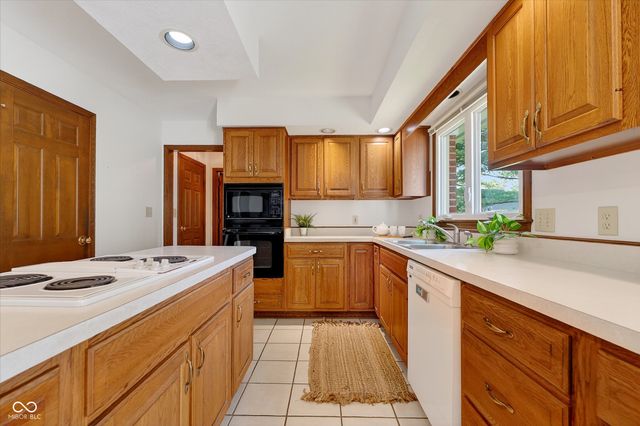 1402 Prairie Creek Court, Carmel, IN 46032