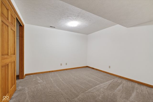 1402 Prairie Creek Court, Carmel, IN 46032