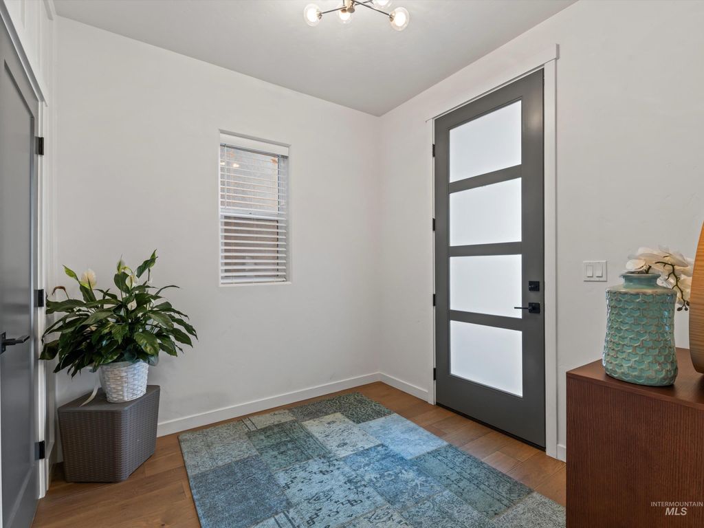 1251 E Echelon Ridge Lane, Boise, ID 83716 photo 4