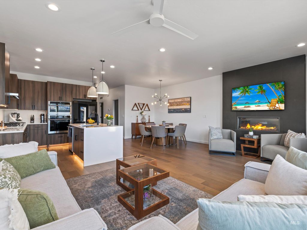 1251 E Echelon Ridge Lane, Boise, ID 83716 photo 9