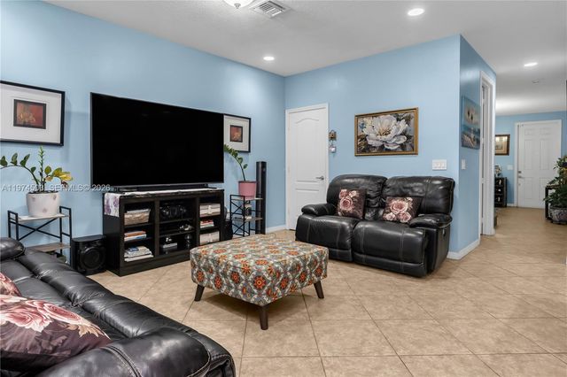 4673 Tara Cove Way, West Palm Beach, FL 33417