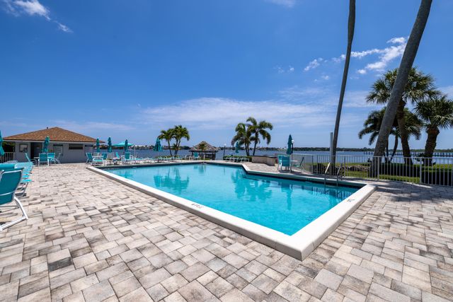 88 N Lakeshore Drive, Hypoluxo, FL 33462
