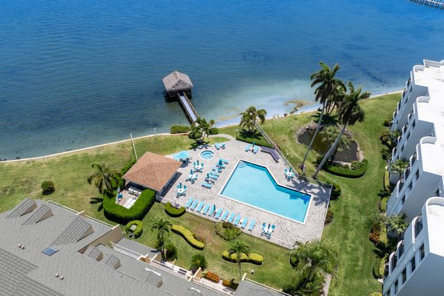 88 N Lakeshore Drive, Hypoluxo, FL 33462