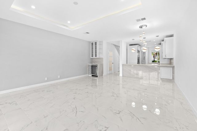 88 N Lakeshore Drive, Hypoluxo, FL 33462