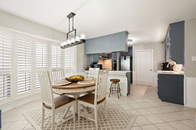 2021 Mountainview Drive, Hurst, TX 76054