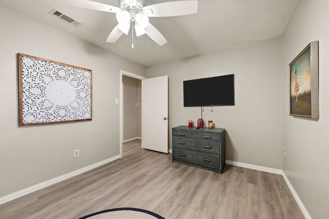 2021 Mountainview Drive, Hurst, TX 76054