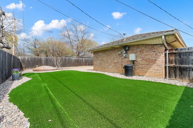 2021 Mountainview Drive, Hurst, TX 76054