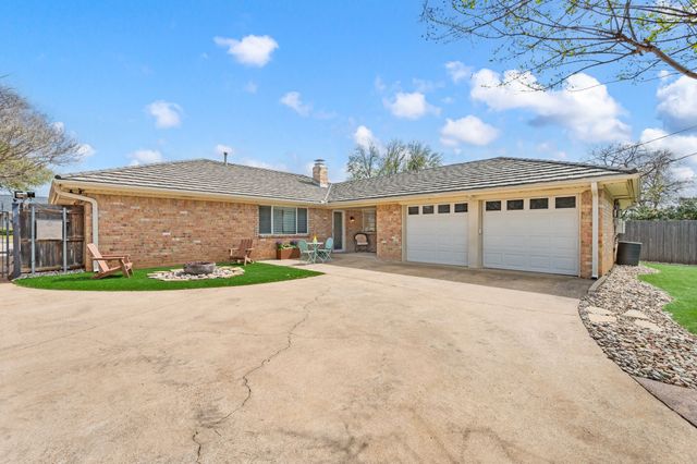 2021 Mountainview Drive, Hurst, TX 76054