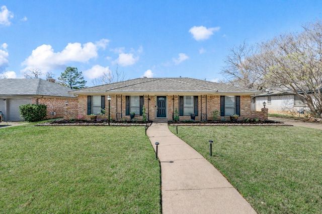 2021 Mountainview Drive, Hurst, TX 76054