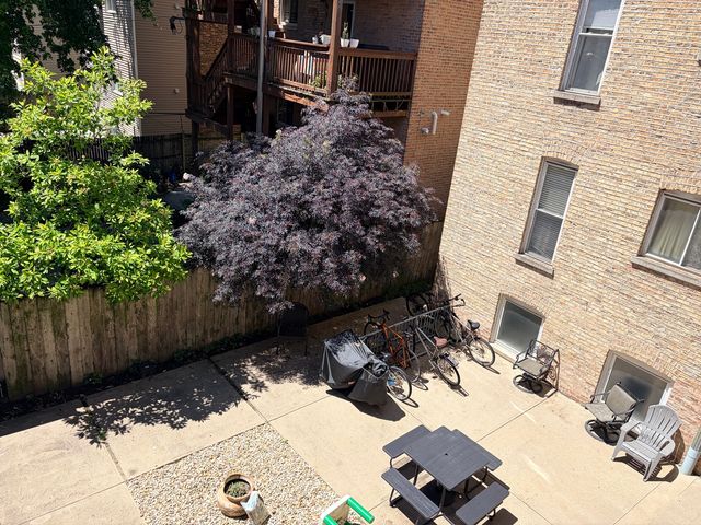 1057 W Thorndale Avenue 2E, Chicago, IL 60660