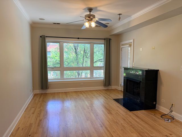 1057 W Thorndale Avenue 2E, Chicago, IL 60660