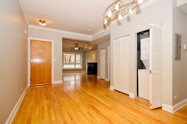 1057 W Thorndale Avenue 2E, Chicago, IL 60660