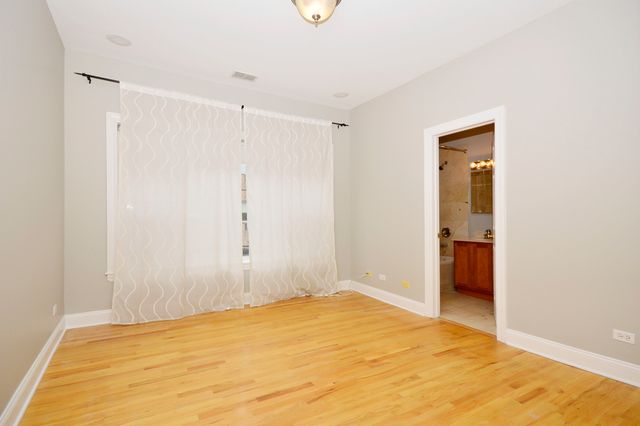 1057 W Thorndale Avenue 2E, Chicago, IL 60660