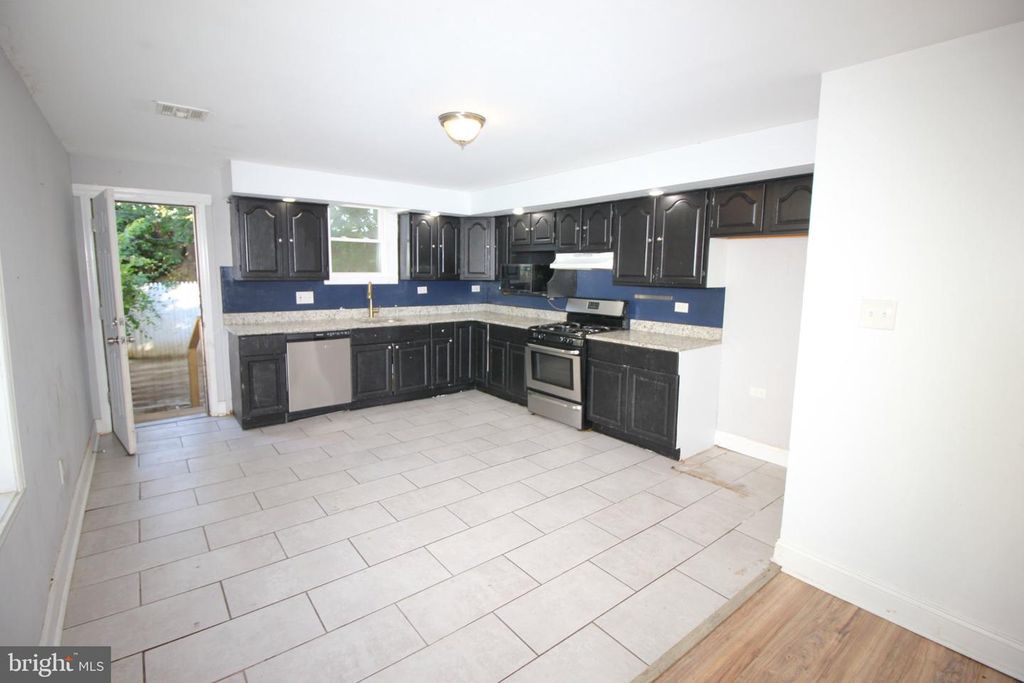 68 E SLOCUM ST, PHILADELPHIA, PA 19119 — photo 4
