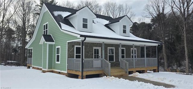 5058 Shattalon Drive, Winston-salem, NC 27106