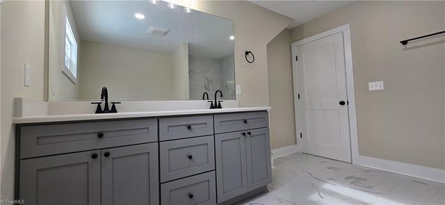 5058 Shattalon Drive, Winston-salem, NC 27106