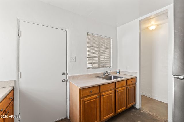 2032 W Cypress Street, Phoenix, AZ 85009