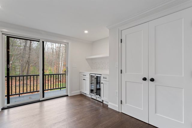 137 Walker Bungalow Road, Portsmouth, NH 03801