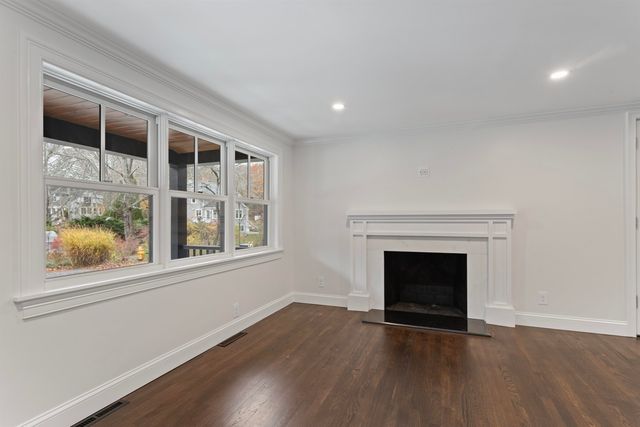 137 Walker Bungalow Road, Portsmouth, NH 03801