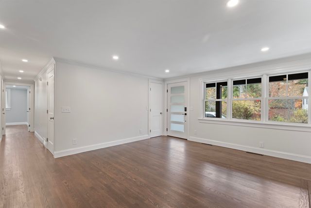 137 Walker Bungalow Road, Portsmouth, NH 03801