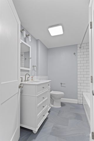 137 Walker Bungalow Road, Portsmouth, NH 03801