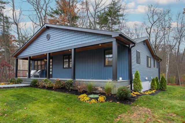 137 Walker Bungalow Road, Portsmouth, NH 03801