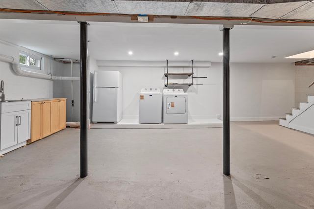 137 Walker Bungalow Road, Portsmouth, NH 03801