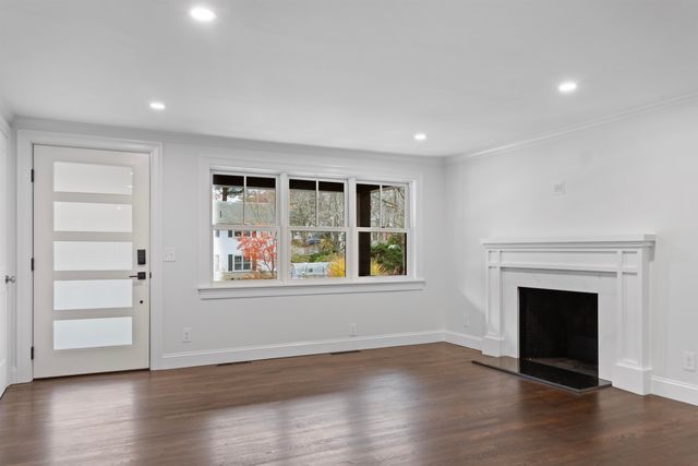 137 Walker Bungalow Road, Portsmouth, NH 03801