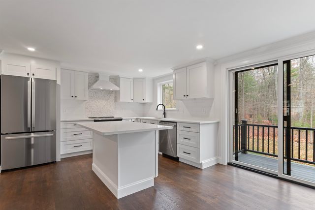 137 Walker Bungalow Road, Portsmouth, NH 03801