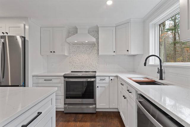 137 Walker Bungalow Road, Portsmouth, NH 03801