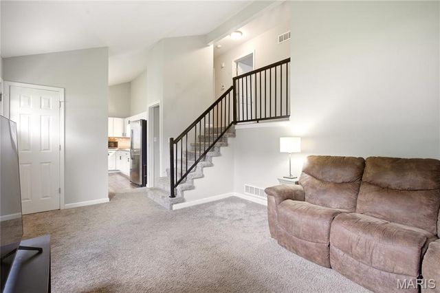 10113 Sunridge Trail S, Pevely, MO 63070