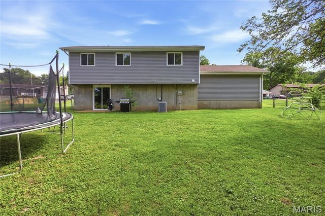 10113 Sunridge Trail S, Pevely, MO 63070