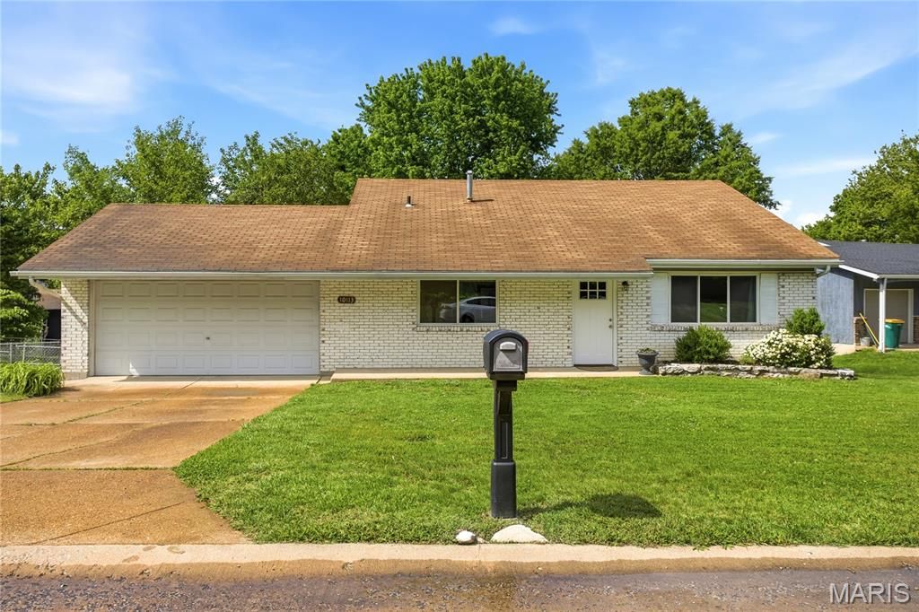 10113 Sunridge Trail S, Pevely, MO 63070