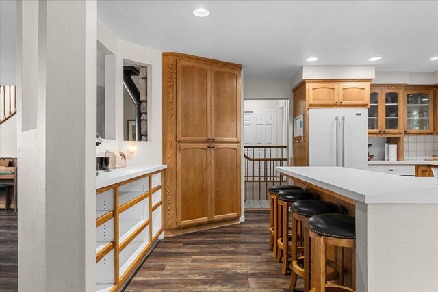 15580 Kitkitdizze Dr, Grass Valley, CA 95945