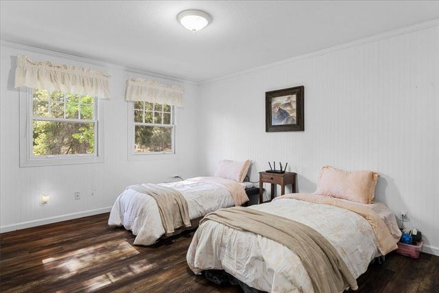 15580 Kitkitdizze Dr, Grass Valley, CA 95945