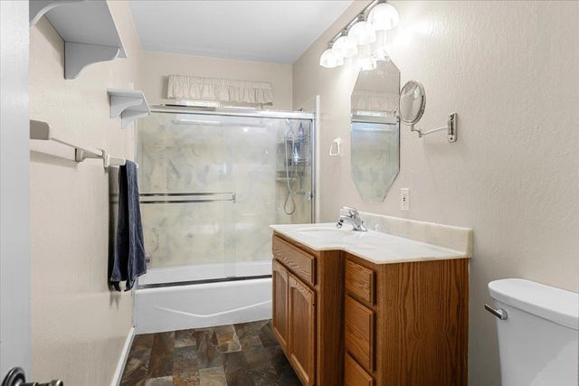 15580 Kitkitdizze Dr, Grass Valley, CA 95945