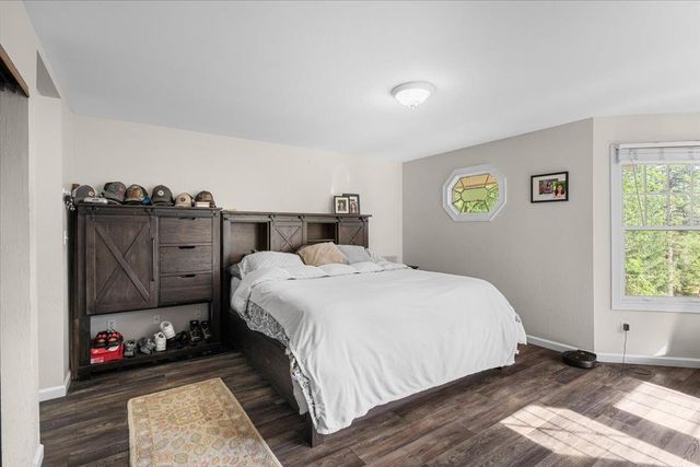 15580 Kitkitdizze Dr, Grass Valley, CA 95945